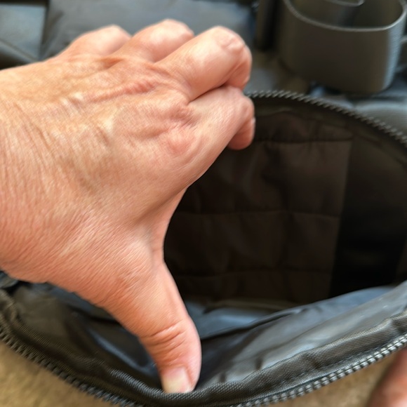 Quilted GAIAM lite traveler duffel bag - Picture 13 of 16